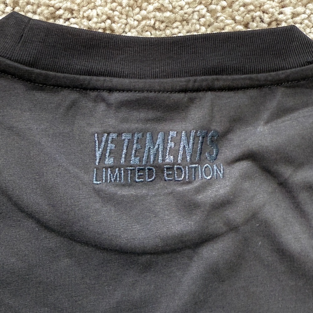Vetements Black Limited Edition Men’s Medium T-Shirt Think Differently - Picture 4 of 5